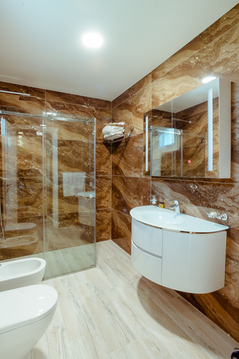 Bathroom 4, Villa Bianca, Durrësit