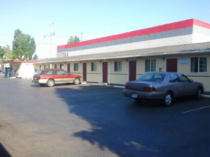 Aaron Motel, Multnomah