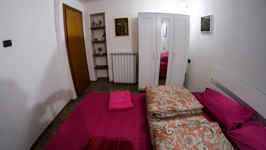 Others 4, CASALAURETTA, Napoli