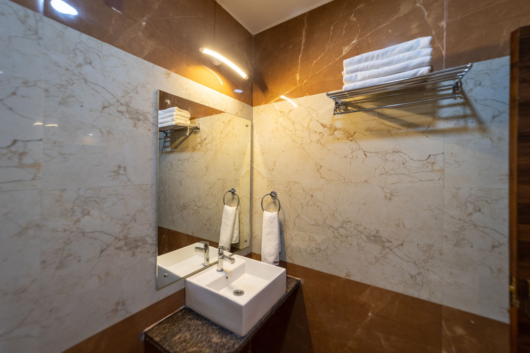 Bathroom 4, Magizhvanam, Viluppuram