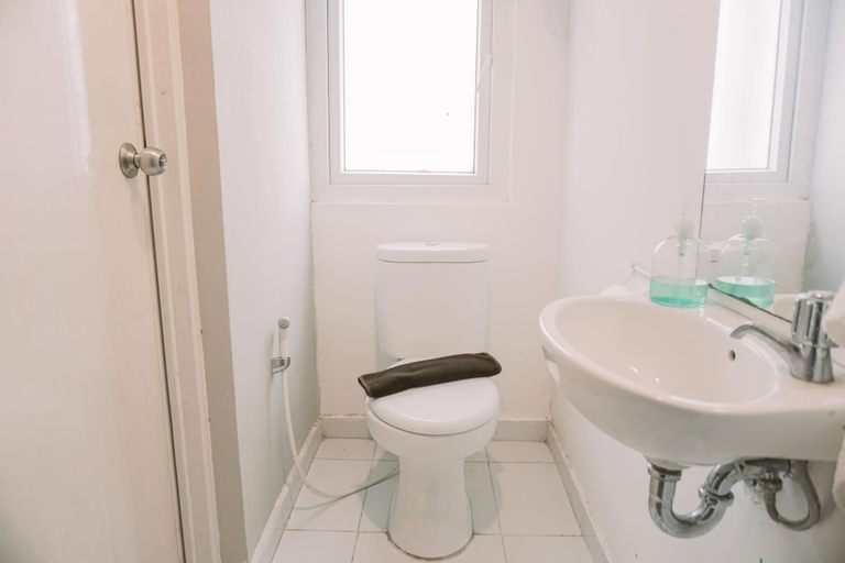Bathroom 5, Enjoy Living Studio (No Kitchen) Apartment Aeropolis Residence, Tangerang