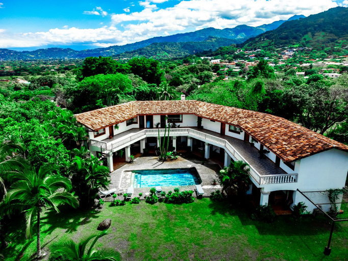 Exterior & Views 1, Canal Grande Lodge, Mora
