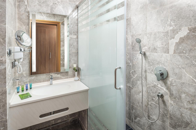 Bathroom 4, Three Pearls Musalli Hotel, Makkah