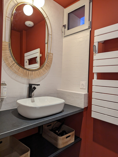 Bathroom 4, Le Logis d'Origine., Yvelines