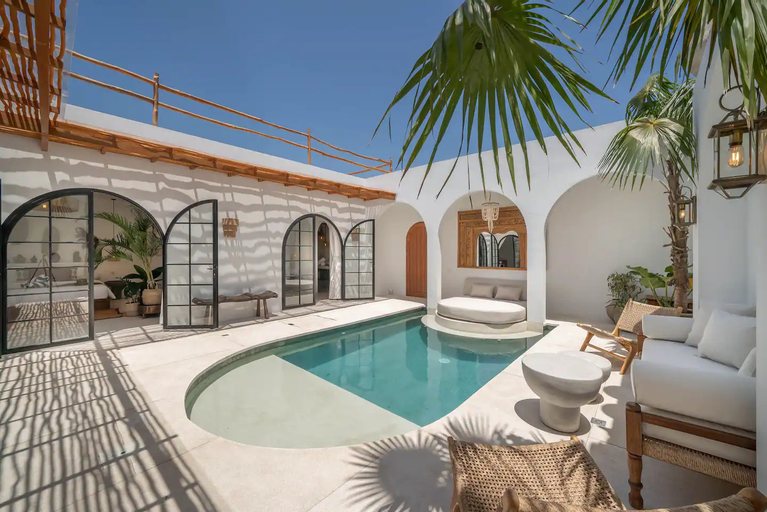Villa Heiwa : Tropical meets Mediterranean: 2BR Canggu Villa, Badung