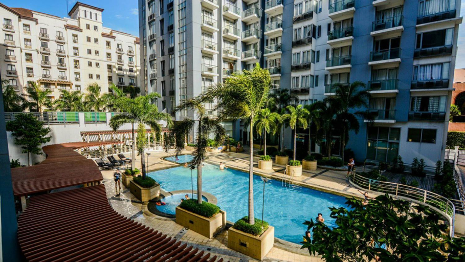 One Palm Tree Villas Condominium - Studio 7th FL with Balcony - Across Terminal 3 Airport, Pasay City