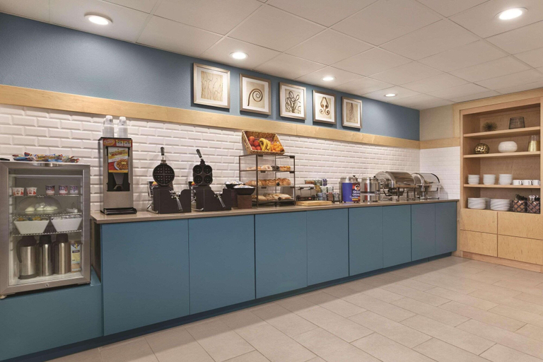Food & Drinks 5, Country Inn & Suites by Radisson, Beavercreek-Dayton, Greene