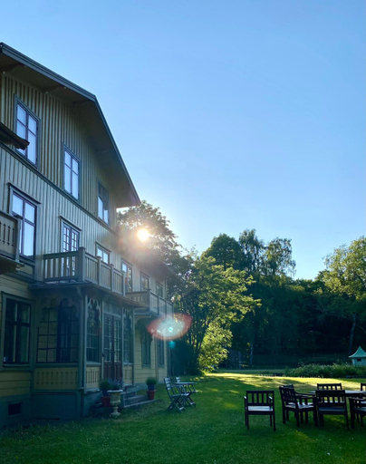 Exterior & Views