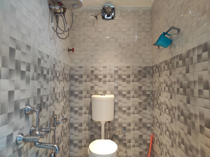 Bathroom, Indira Lodge, Jorhat