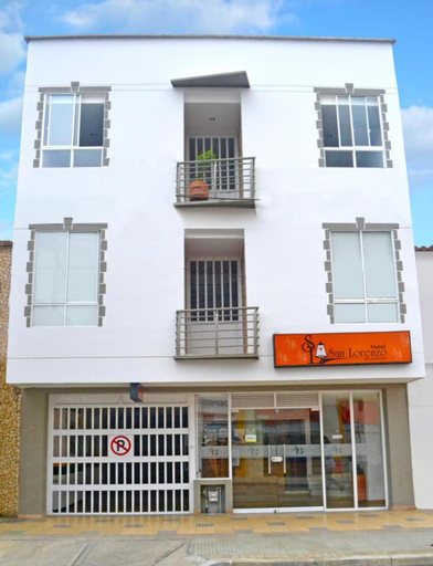 Exterior & Views