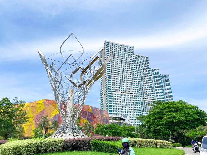 Exterior & Views 2, Modern Look 2Br At Grand Kamala Lagoon Apartment, Bekasi