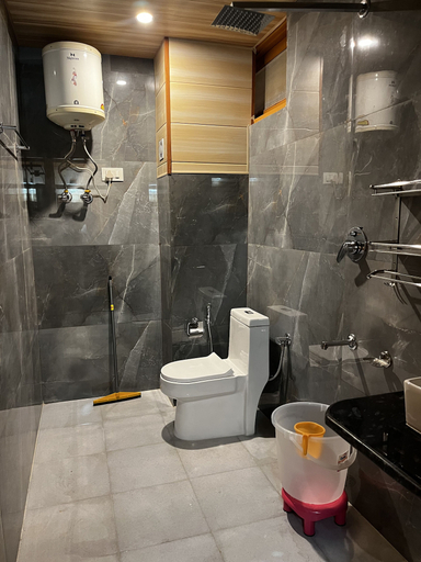 Bathroom 3, Hotel Mid Orchard Kasol (Riverside), Kullu