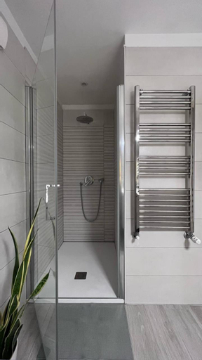 Bathroom 11