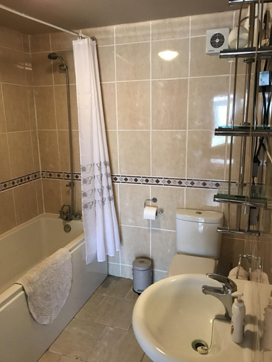 Bathroom, Setcops Farm Holiday Cottages, North Lincolnshire