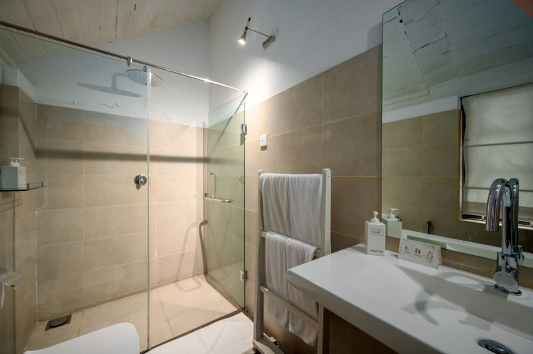 Bathroom 5, Ferncliff Bungalow, Nuwara Eliya
