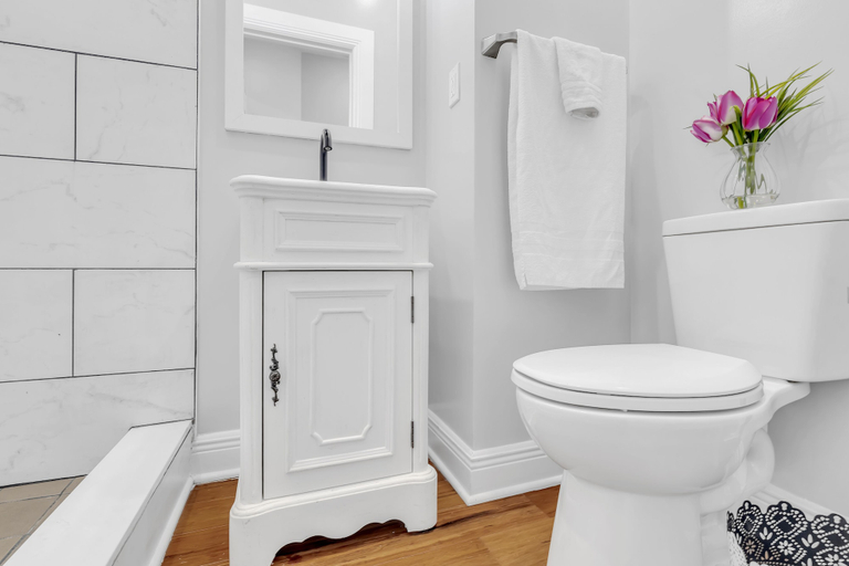 Bathroom 3, Brewerytown Gem 1BR Apartment W Oxford, Philadelphia