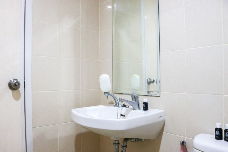Bathroom 3, Simply 2Br Apartment At Parahyangan Residence, Bandung