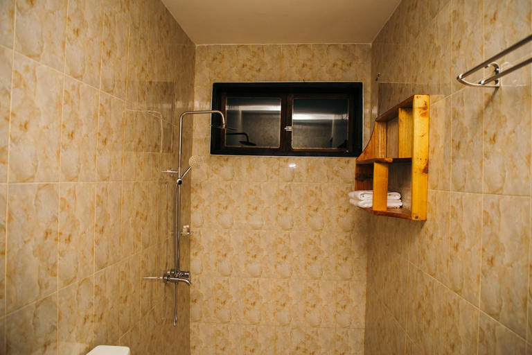 Bathroom 2, Dual Mountain View Lodge, Moshi Rural