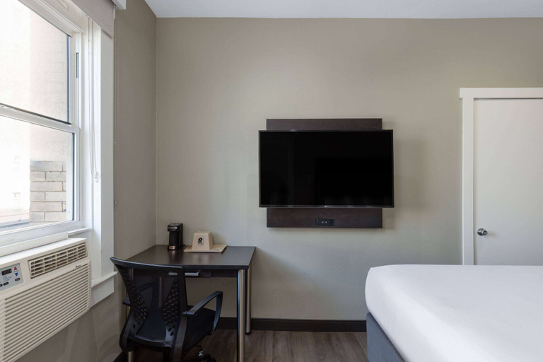 Bedroom 4, Super 8 by Wyndham San Francisco/Union Square Area, San Francisco