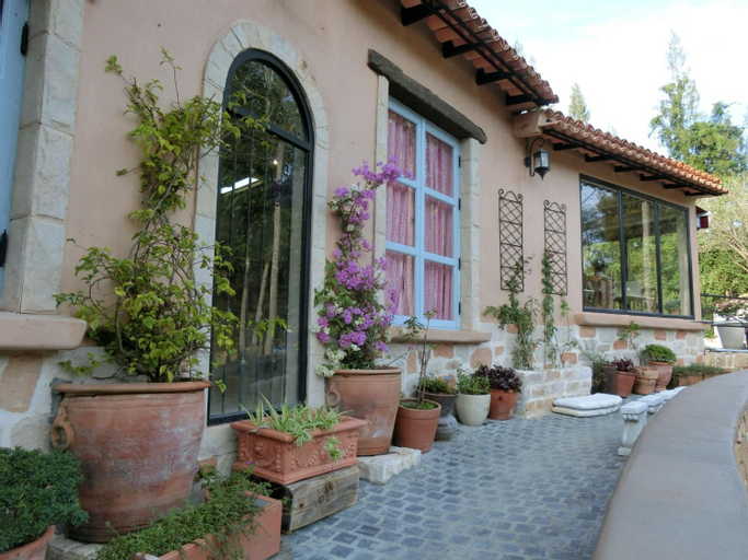 Exterior 13