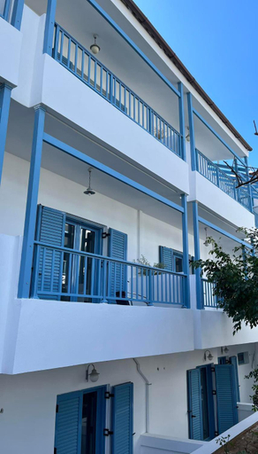 Others 5, Villa Mertiza, Crete