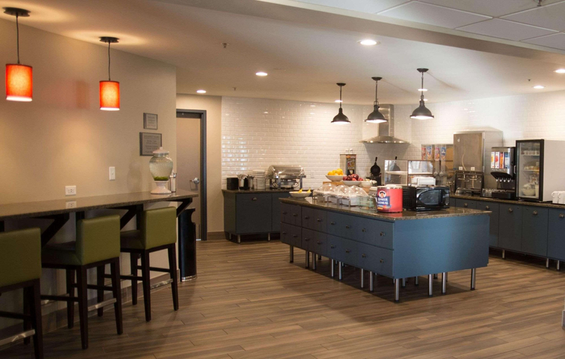 Food & Drinks 5, Country Inn & Suites by Radisson, Baxter, MN, Crow Wing