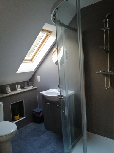 Bathroom 3, Corrie View, Highland