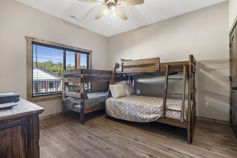 Bedroom 3, Table Rock Resorts at Indian Point, Stone