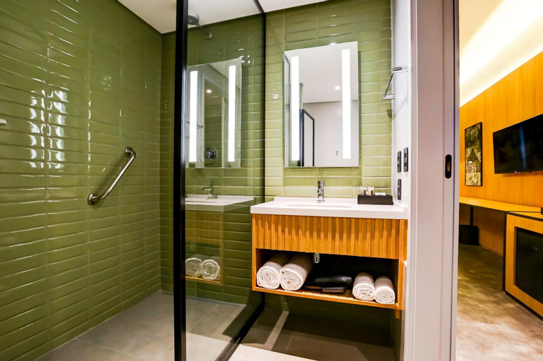 Bathroom 11