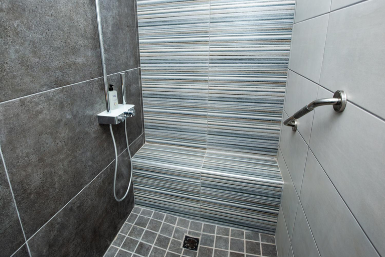 Bathroom 4, Casa Ilanga Guesthouse, City of Cape Town