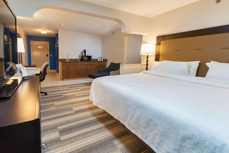 Bedroom 3, Country Inn & Suites by Radisson, South Haven, MI, Van Buren