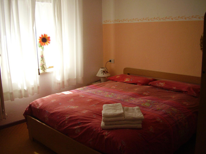 Bedroom 5, Albergo Malga Ciapela, Belluno