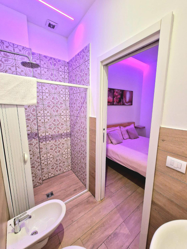 Bathroom 2, Sublime B&B, Bari