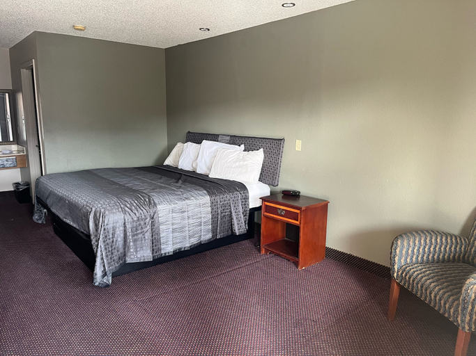 Bedroom 5, Hallmark Inn and Suites, Bexar