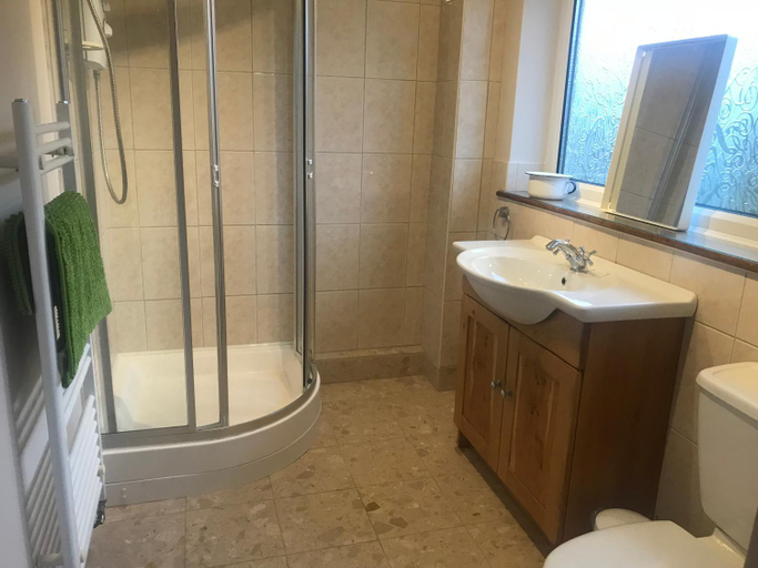 Bathroom 3, Nant Gloyw B&B Oswestry, Shropshire