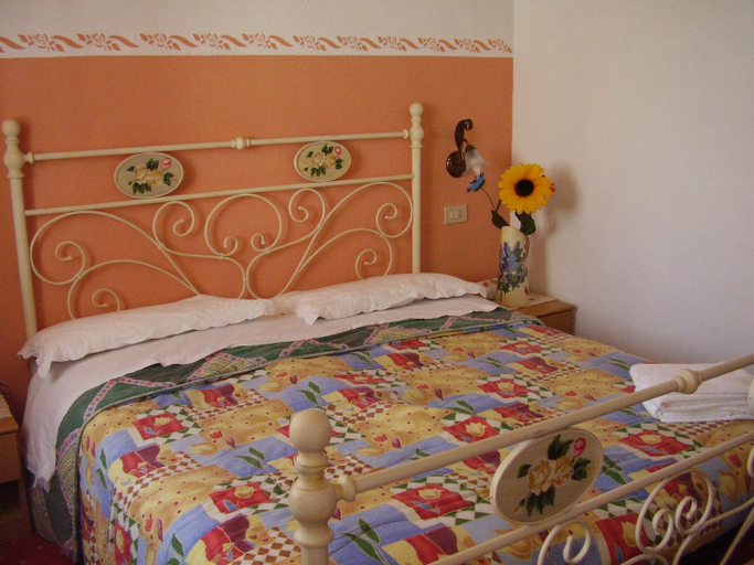 Bedroom 4, Albergo Malga Ciapela, Belluno