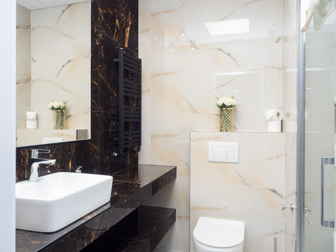 Bathroom 2, Kasprzaka 29 Bliska Wola Tower By Perfect Apart, Warsaw