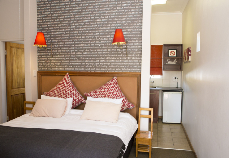 Bedroom 2, Ons Dorpshuis Guest House, Bojanala
