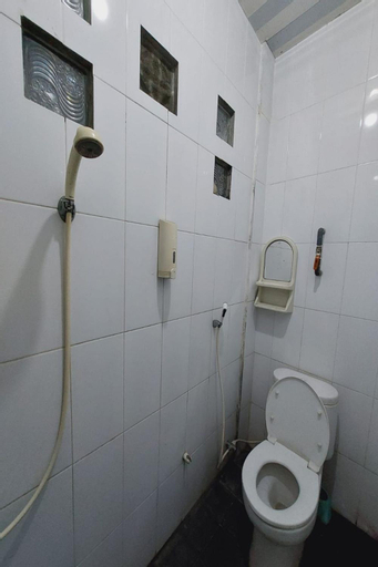 Bathroom 10