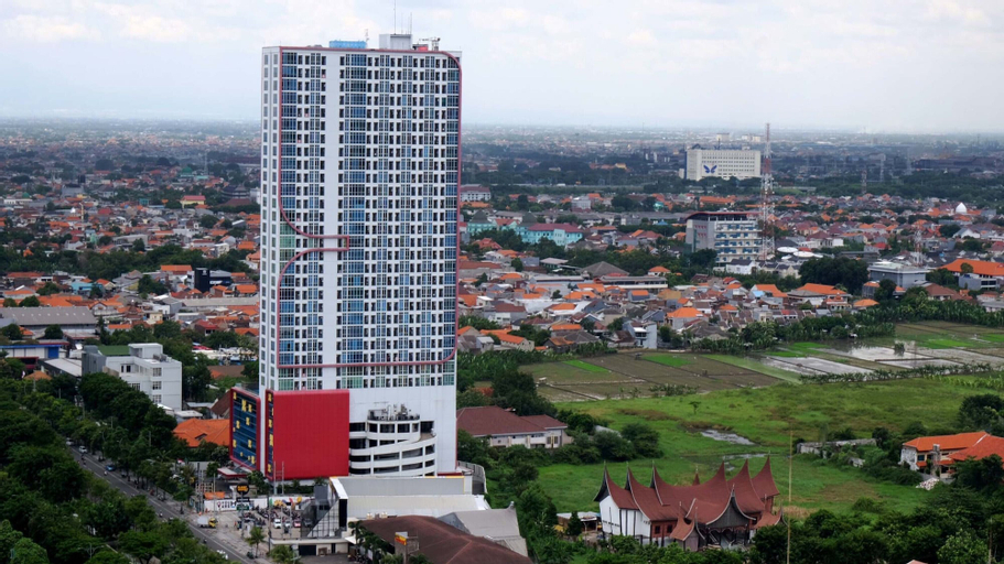 Exterior & Views 6