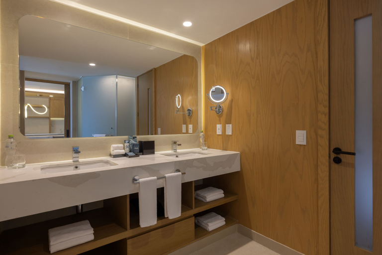 Bathroom 4, Royalton Splash Riviera Cancun, An Autograph Collection All-Inclusive Resort, Benito Juárez