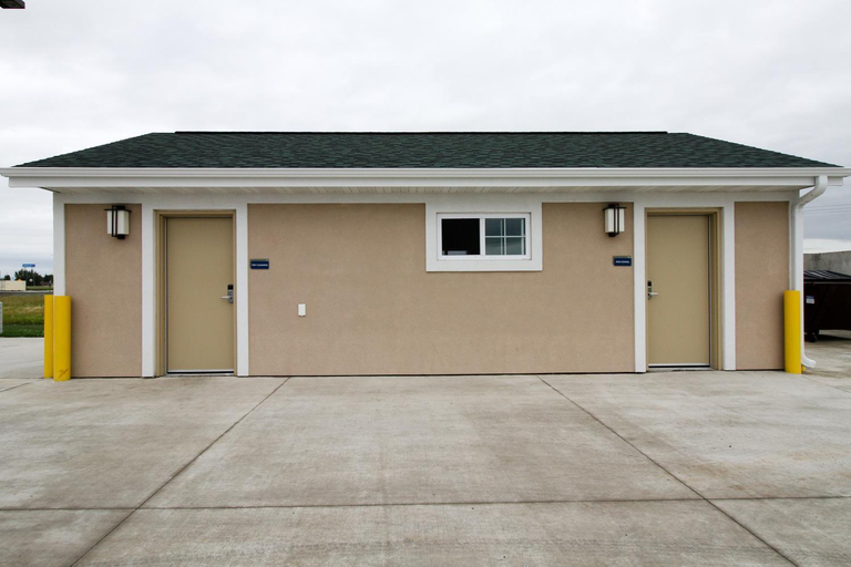 Exterior & Views 1, Cobblestone Inn and Suites Devils Lake, Ramsey