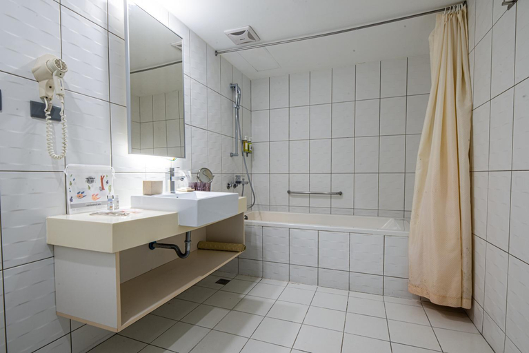 Bathroom 3, Island Heart Tamsui Hotel, New Taipei City