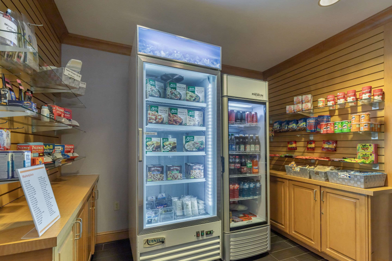 Food & Drinks 5, Comfort Suites Boise West Meridian, Ada