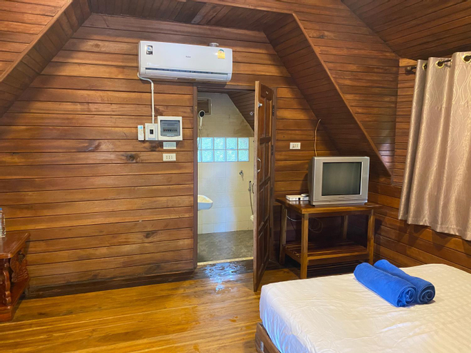 Bedroom 1, Wang Lung Camping, Phrommakhiri