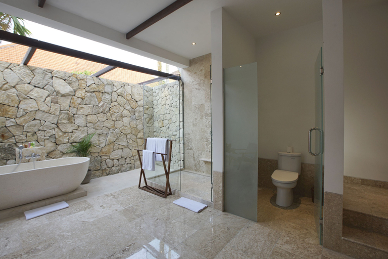 Bathroom 2, Motama Villa, Gianyar