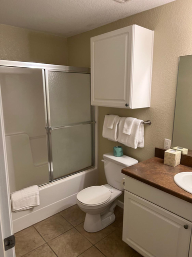 Bathroom 4, Washburn Hotel Suites, Shawnee
