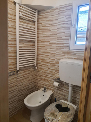 Bathroom 2, Parma house, Parma