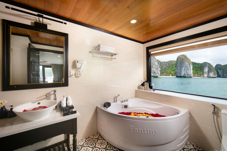 Bathroom 4, Hermes Cruises , Hạ Long