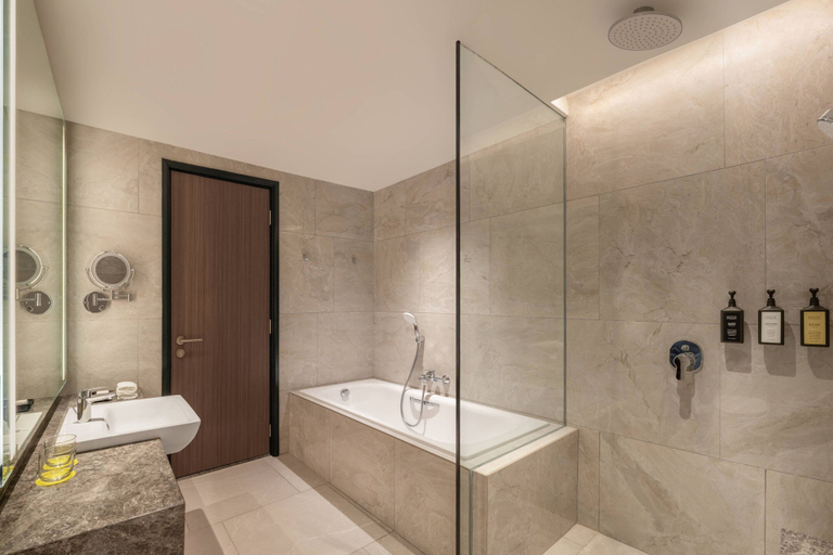 Bathroom 4, Palm Garden Hotel, Putrajaya, a Tribute Portfolio Hotel, Kuala Lumpur